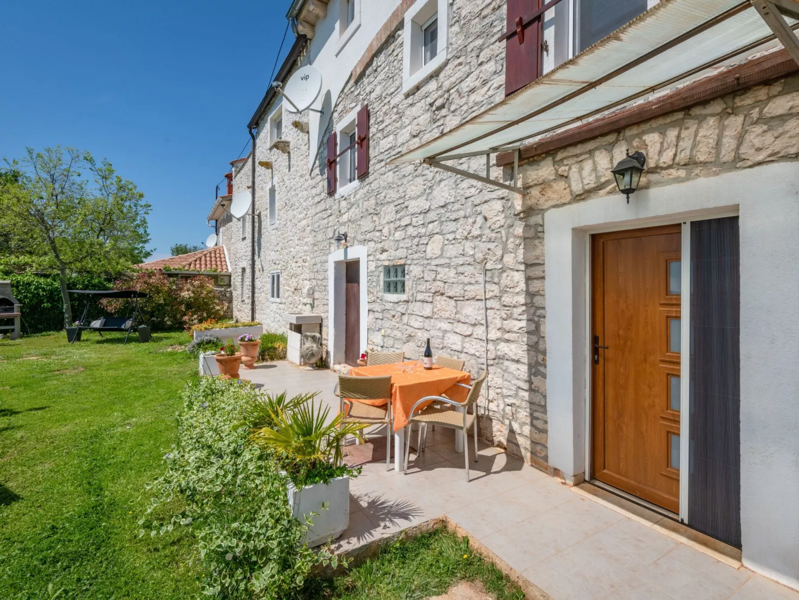 Typisch istrisches Ferienhaus mit Garten-Dehors