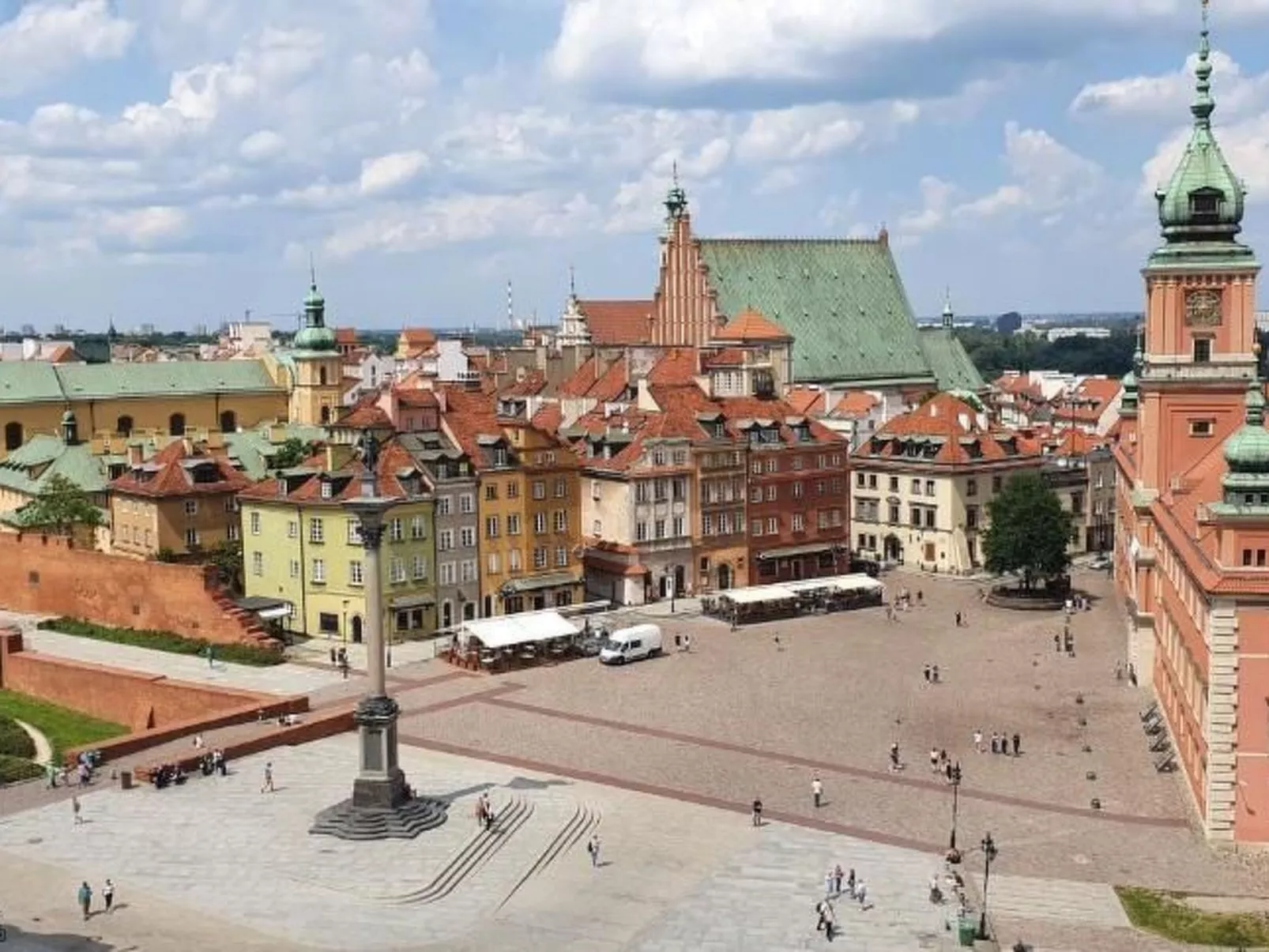 BESSERER PLATZ: Klassisches Warschau-Draußen