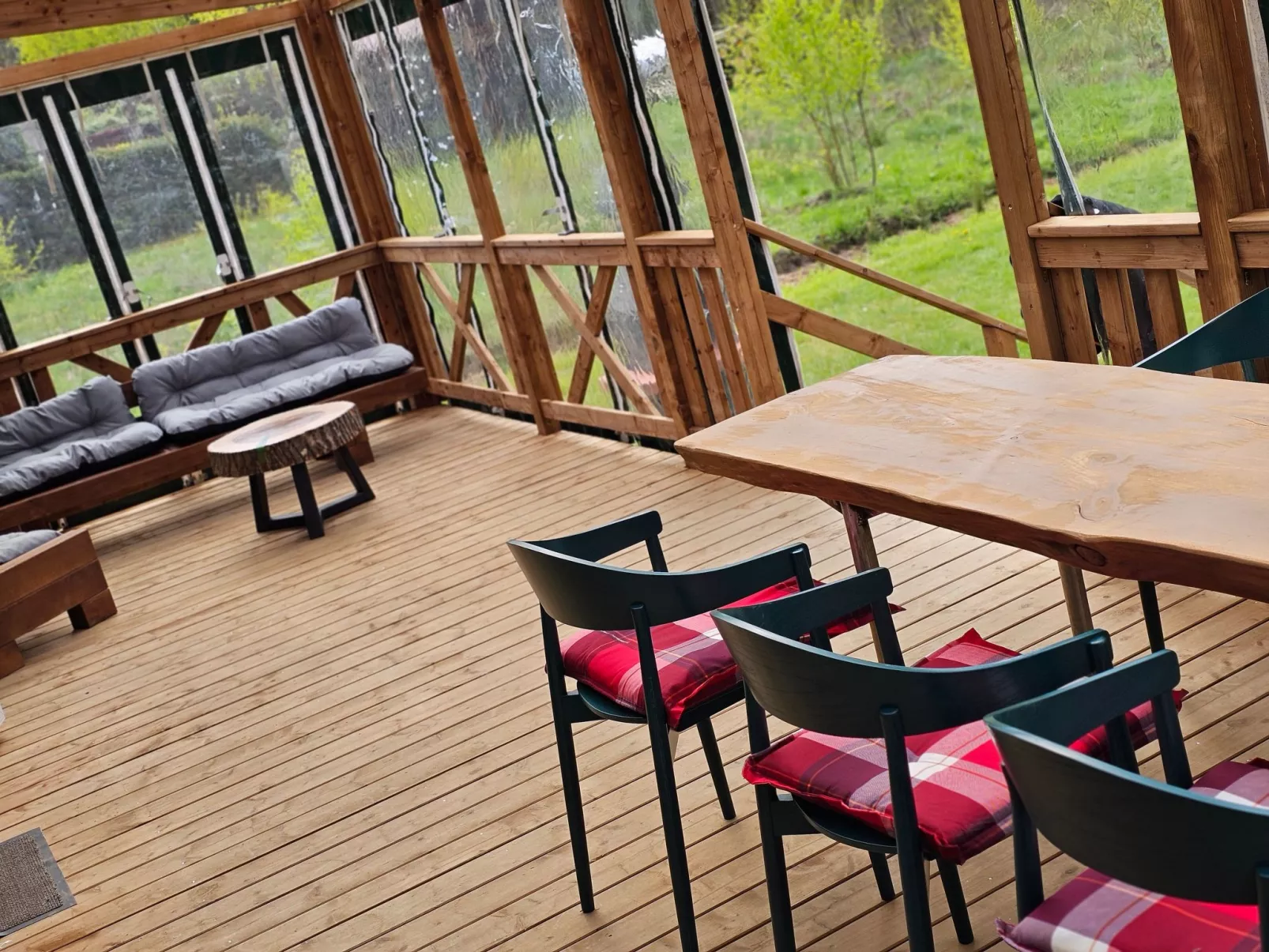 Ganzjährig bewohnbares Ferienhaus - grün-Drinnen