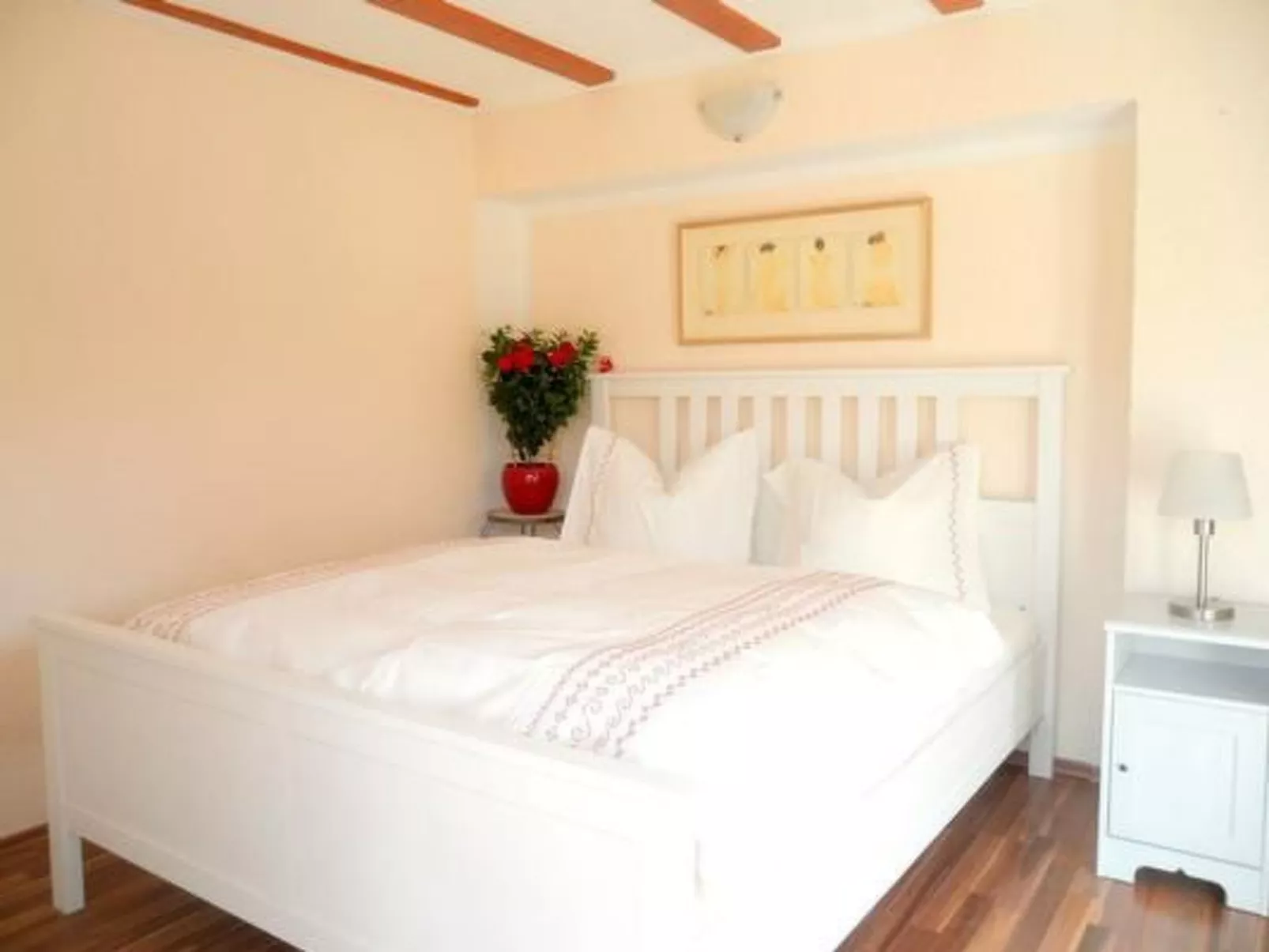 Mit Blick auf das Wasser-Inside