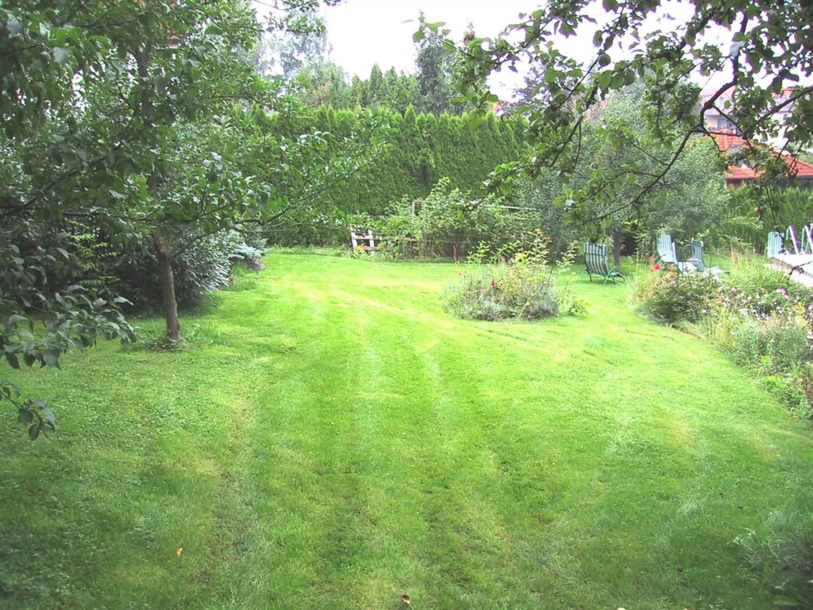 Mit großem Garten und Gemeinschaftspool-Draußen