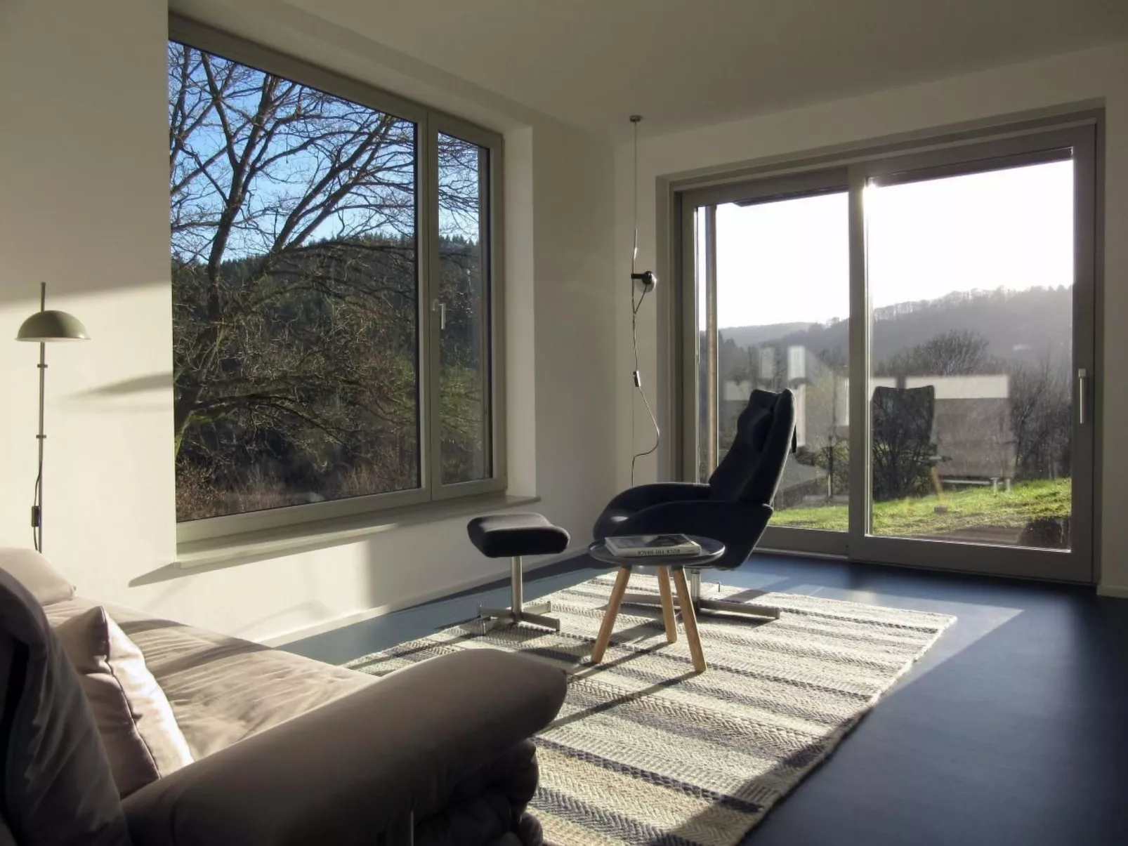 Moderner Holzhausneubau in der Eifel-Dedans