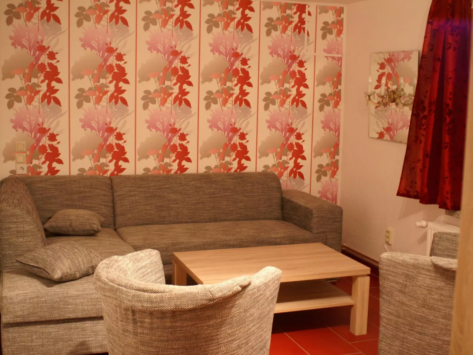 Insel der Freude-Drinnen