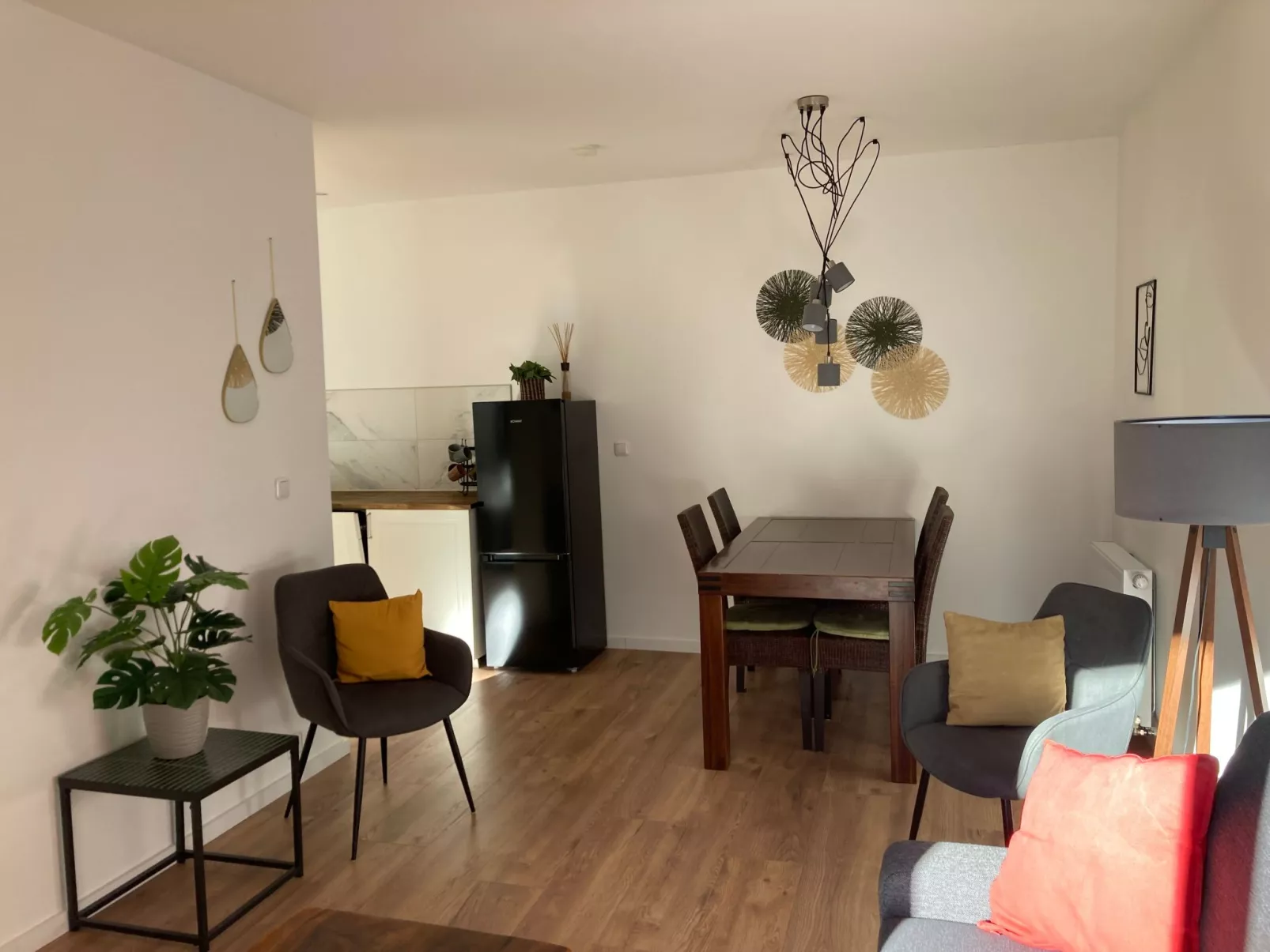 Wohnung mit Balkon und 2 Schlafzimmer-Drinnen