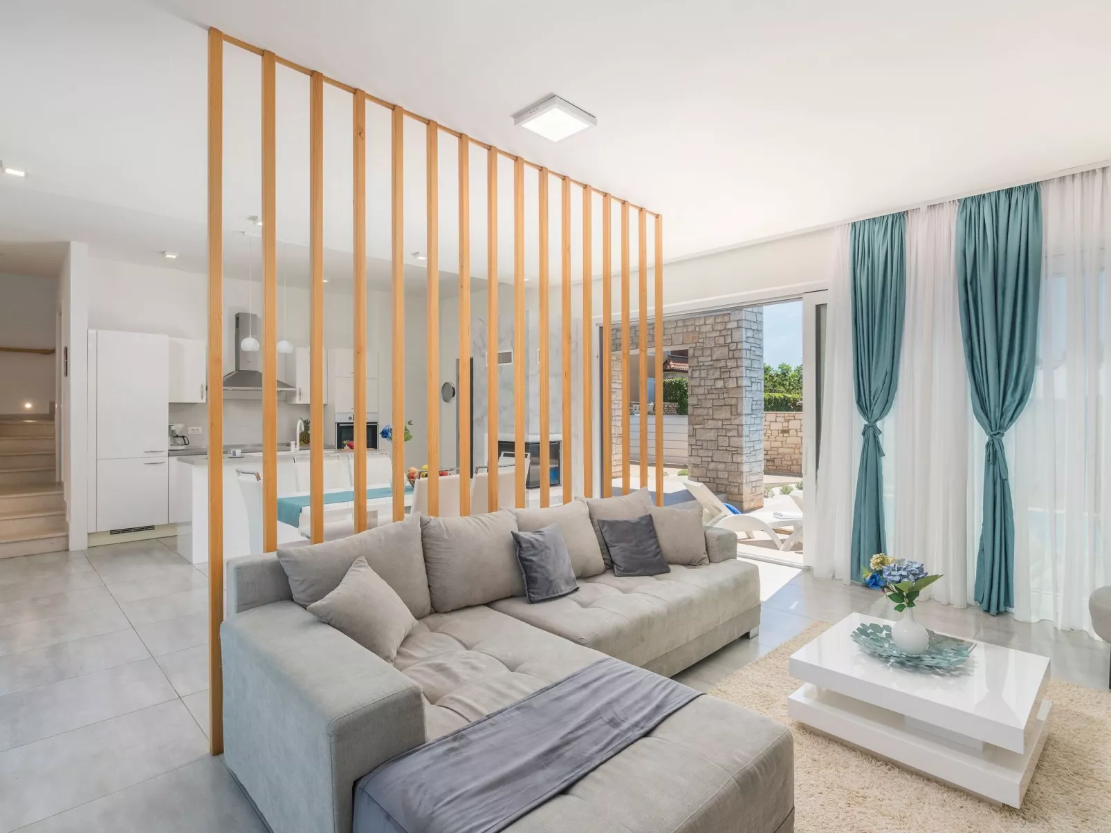 'Villa Selest' mit Wasserblick-Dedans