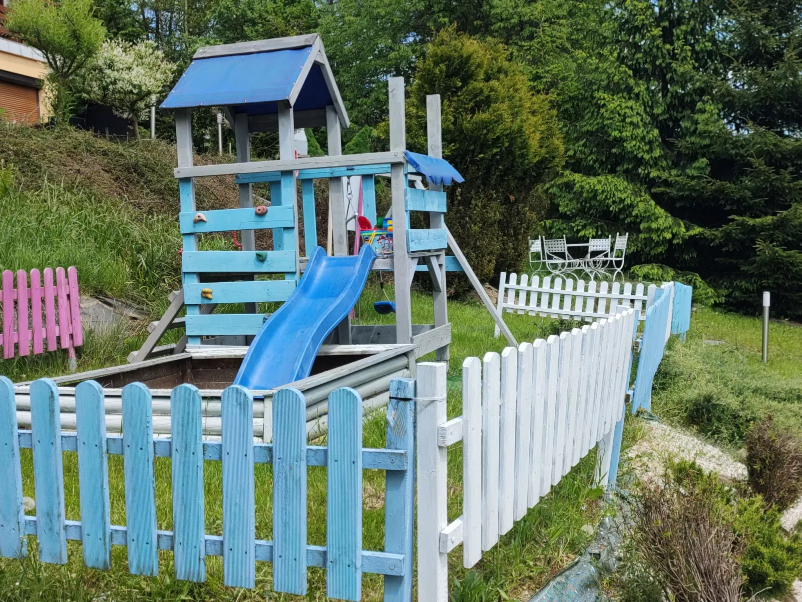 Modernes Ferienhaus in Kiczora mit Großem Garten-Drinnen