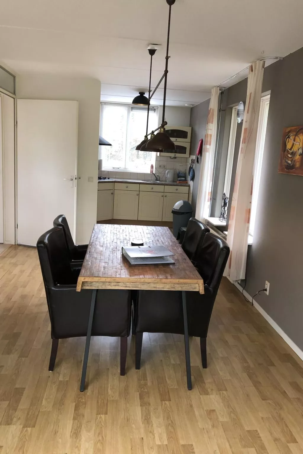 Geräumiges Ferienhaus mitten im Wald-Dedans