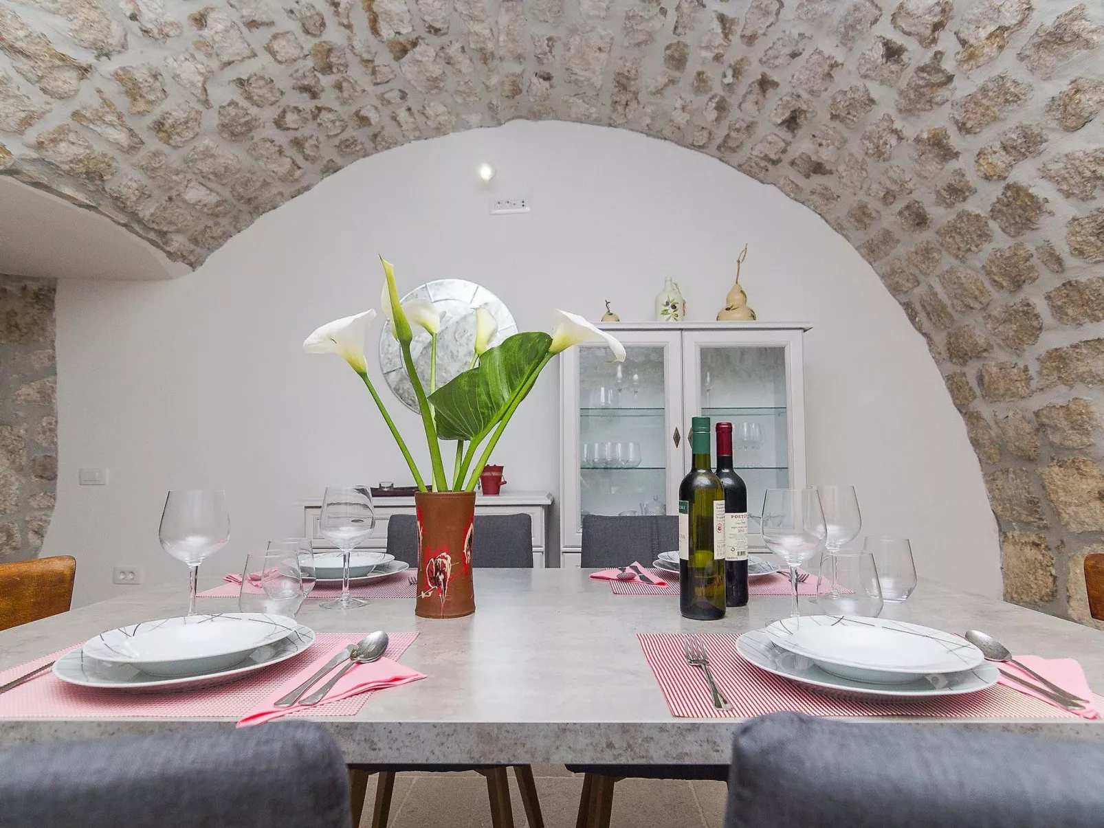 Schönes Steinhaus mit beheiztem Pool, Terrasse m-Image-tags.info