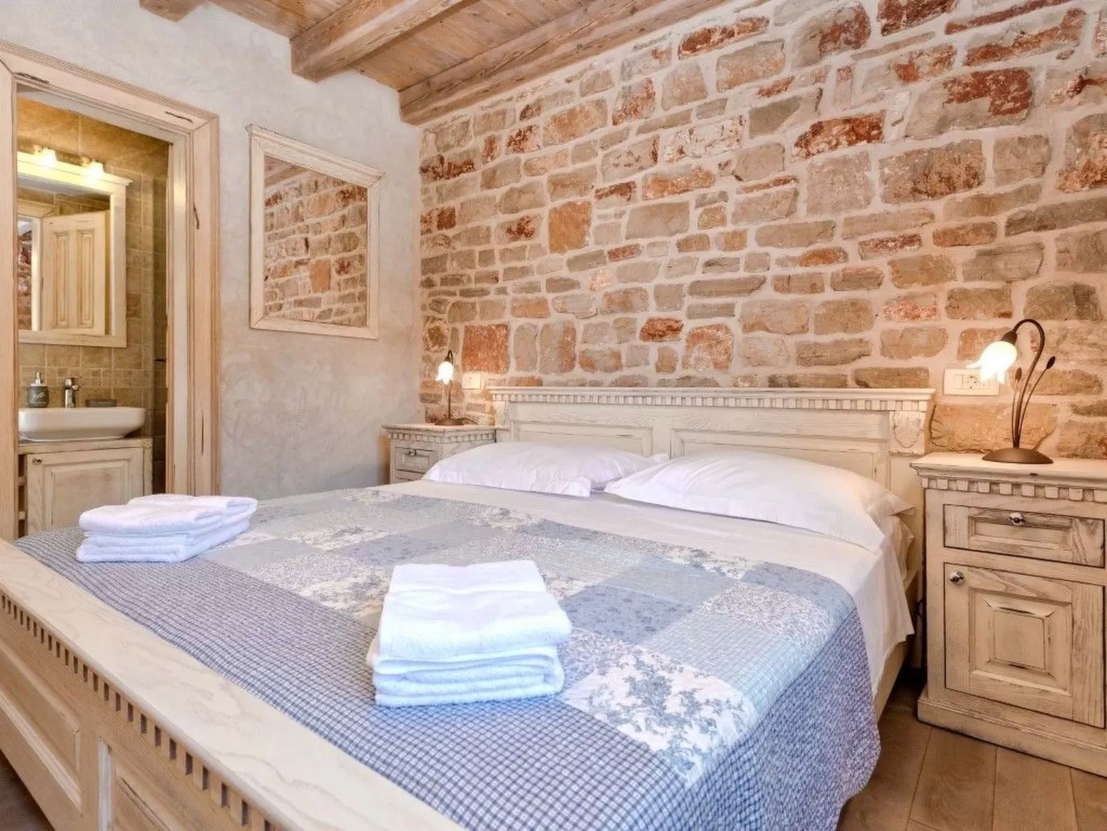 Villa Aristea bestehend aus drei Häusern-Image-tags.info