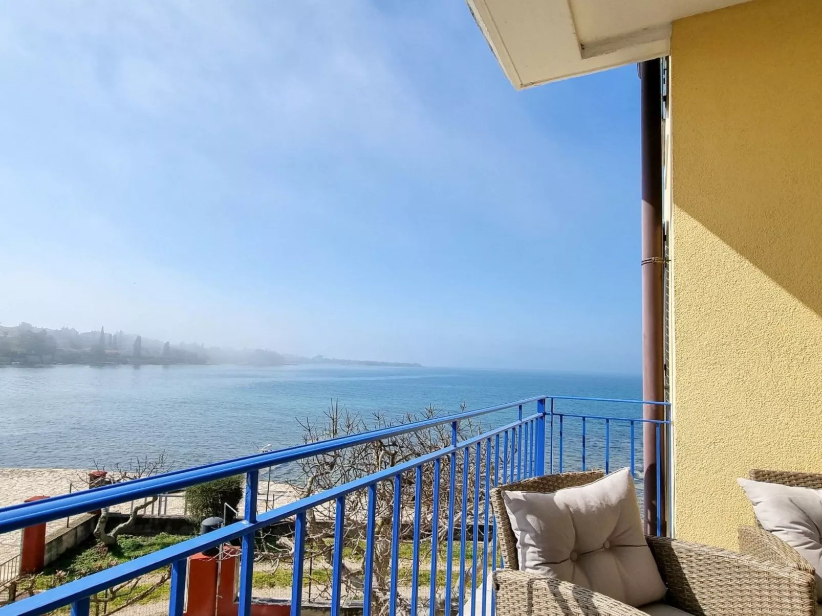 Wohnung "Belvedere dole" mit Blick auf das Wasser-Draußen