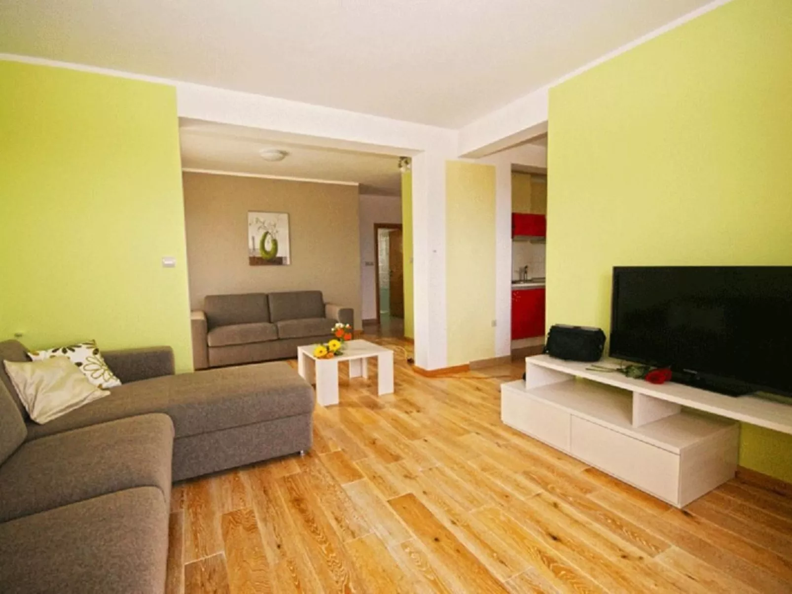 Moderne Ferienwohnung mit Balkonen mit Meerblick-Image-tags.info