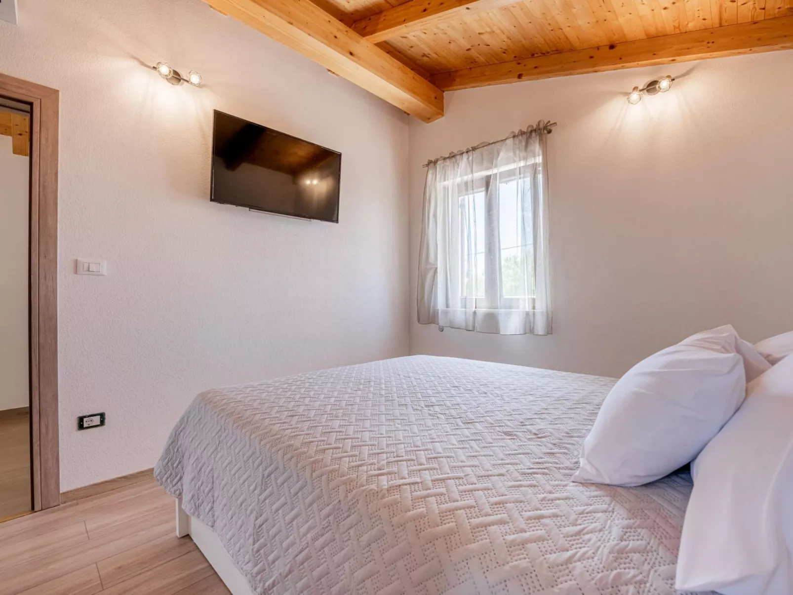 Balarini-Image-tags.info