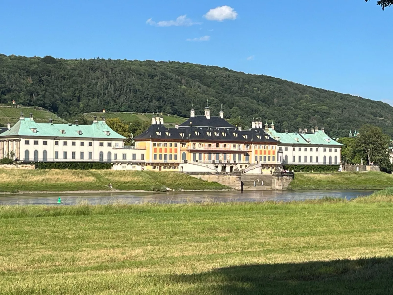 Moderne Ferienwohnung in Pillnitz-Outside