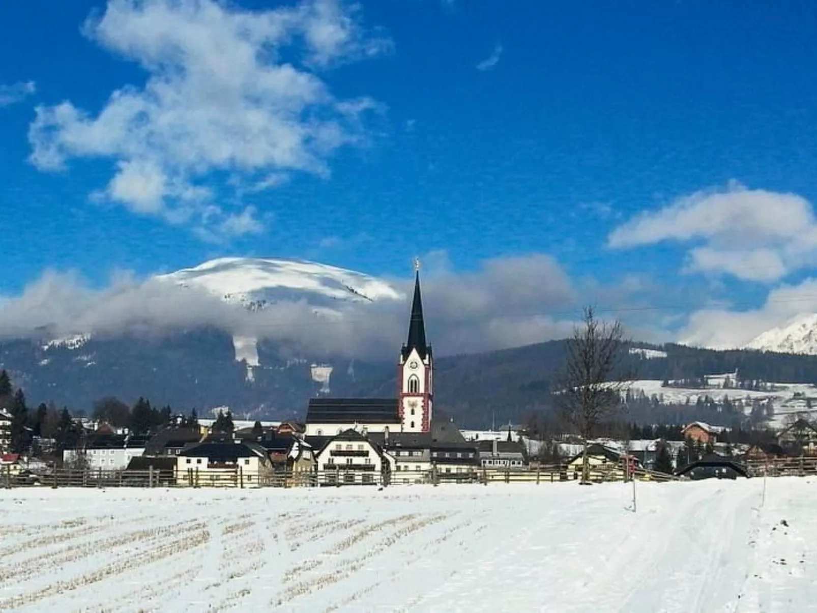Erdgeschosswohnung in 320 Jahre altem Haus-Draußen