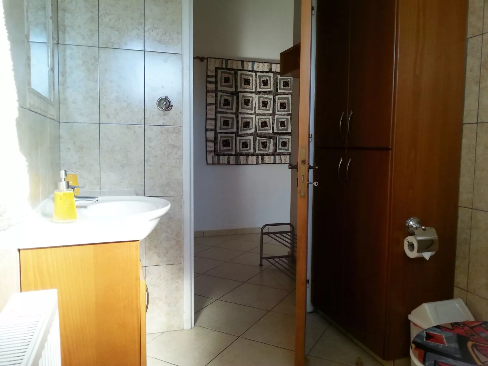 Für fünf Personen mit Balkon-Inside