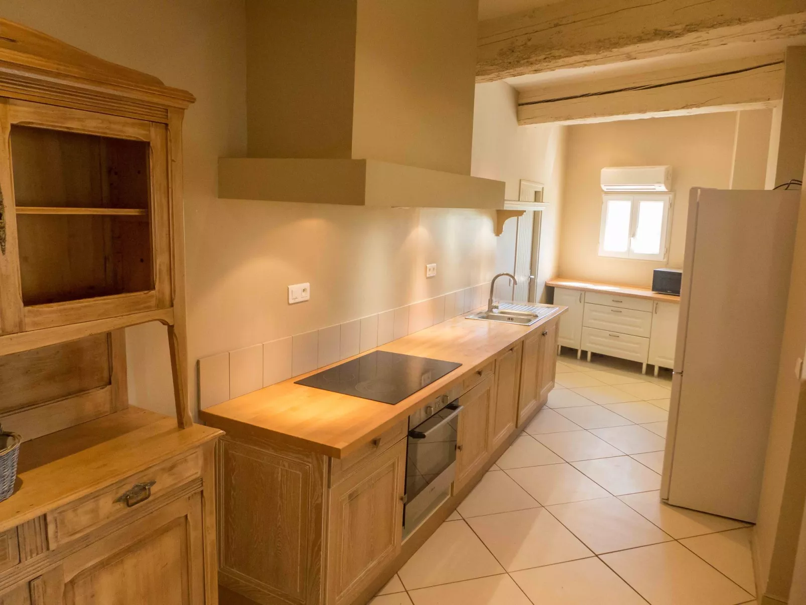 Villa mit Garten, Grill und Terrasse-Drinnen