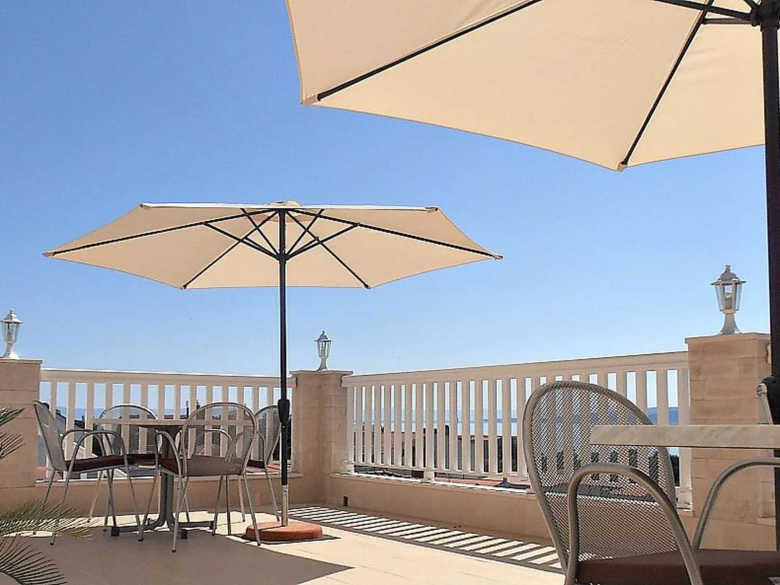 Strandnahe Ferienwohnung mit tollem Ausblick-Inside