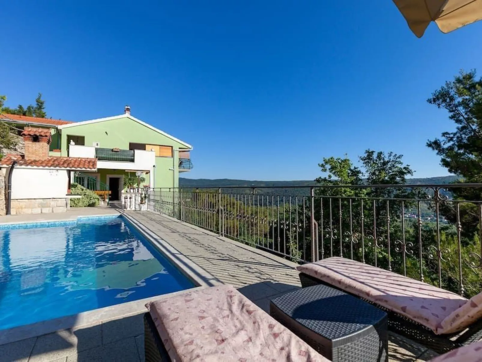 Privatwohnung mit Jacuzzi und Schwimmbad-Drinnen