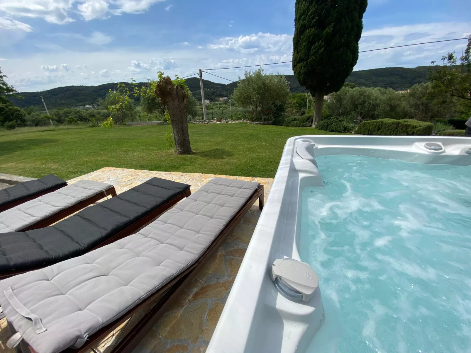 Tolles Ferienhaus in Supetarska Draga mit Garten-Drinnen