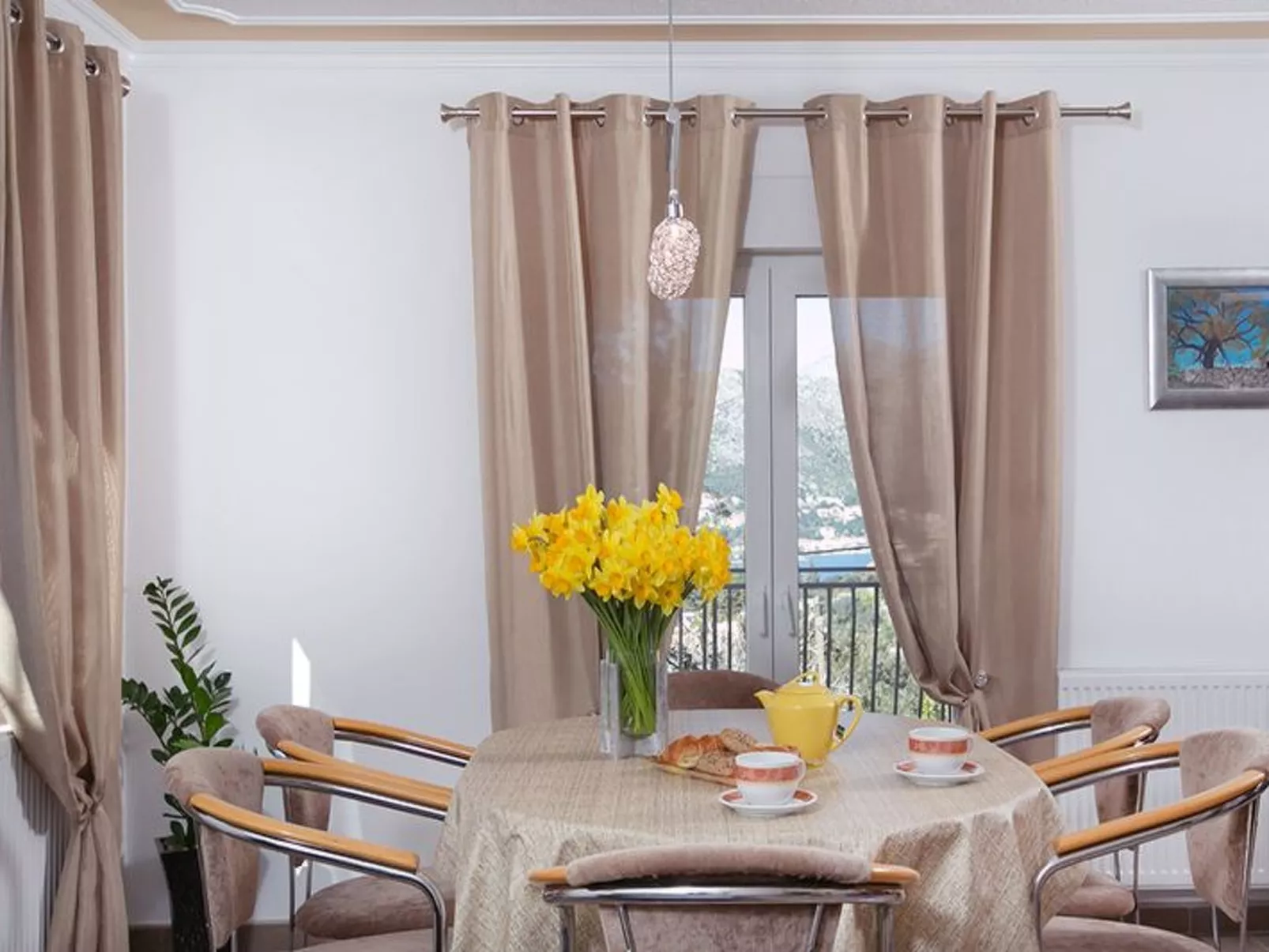 Mélanie im Erdgeschoss einer Villa in Strandnähe-Inside