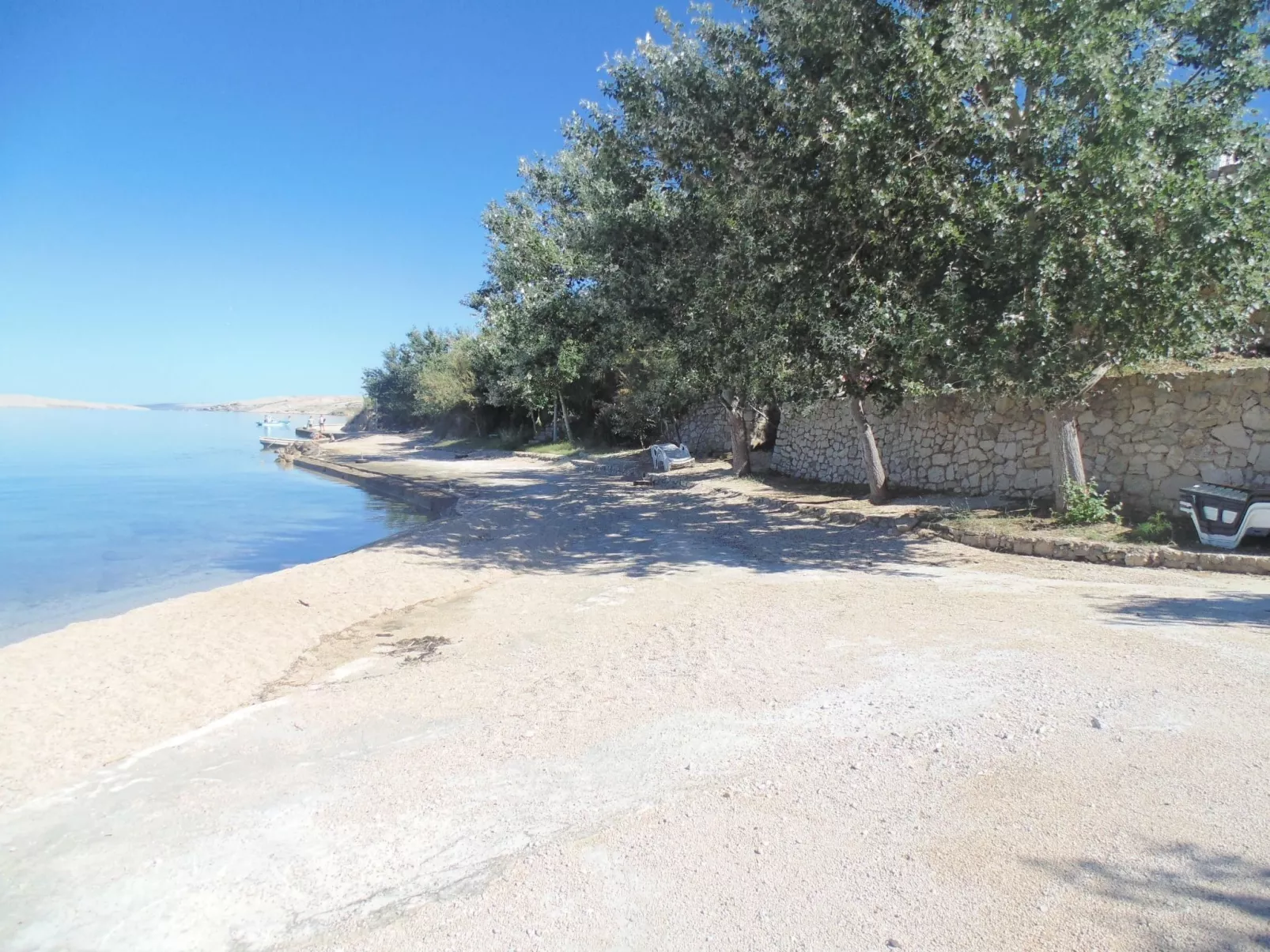 Komfortable Wohnung mit Balkon und Meerblick-Image-tags.info