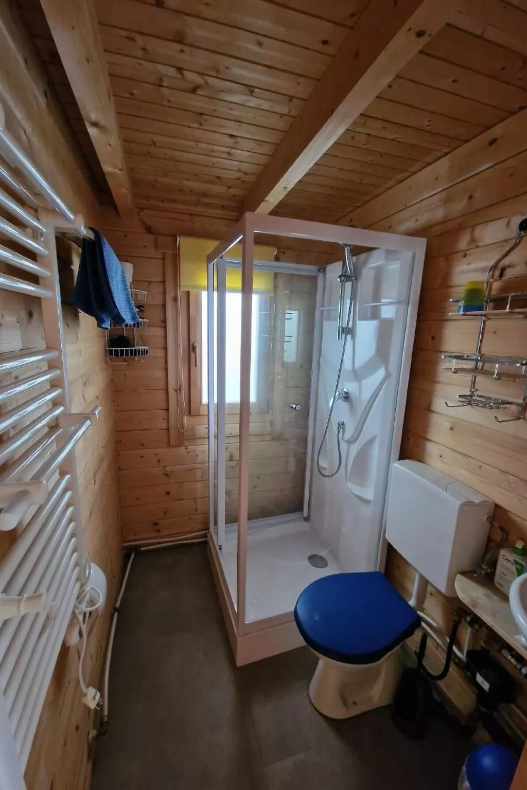 Chalet/ Blockhaus auf Camping-Drinnen