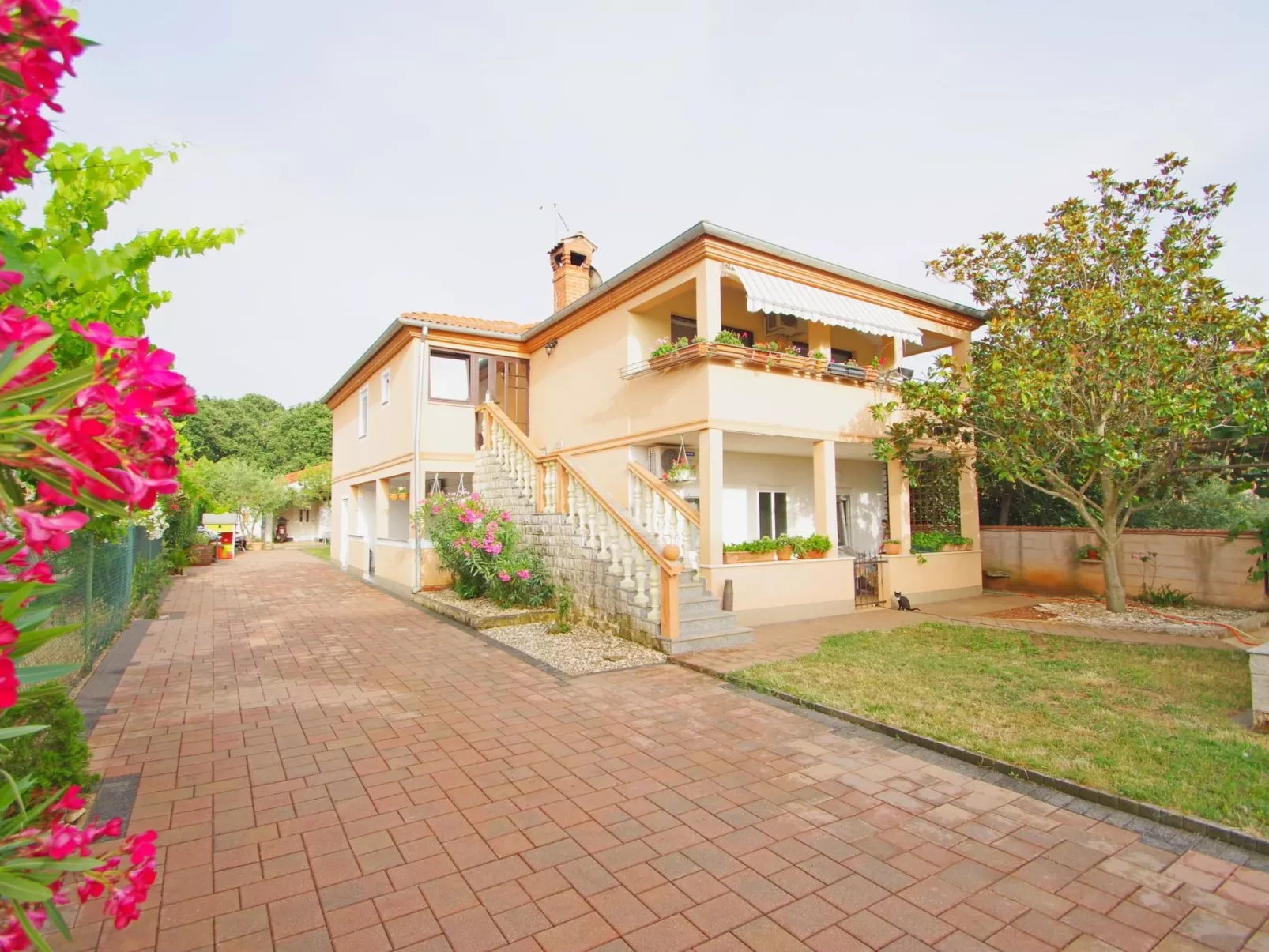 Angenehme Wohnung in Valbandon, Privatparkplatz-Outside