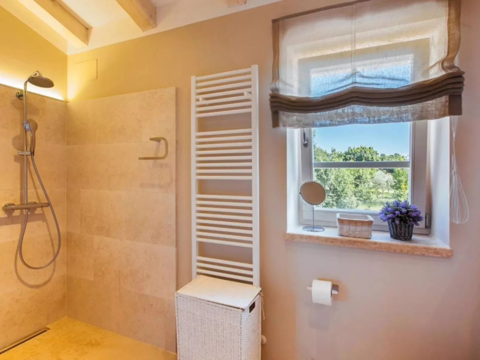 Villa Arabela mit 4 Schlafzimmern, in der Nähe von Porec-Inside