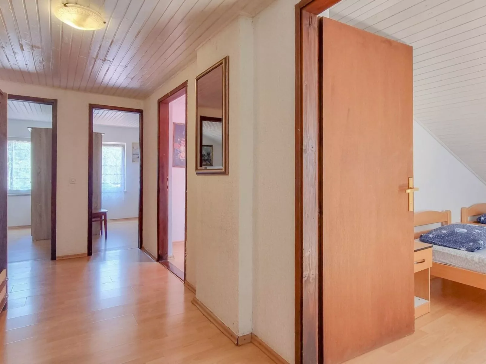 "Davor 8" direkt am Strand-Drinnen