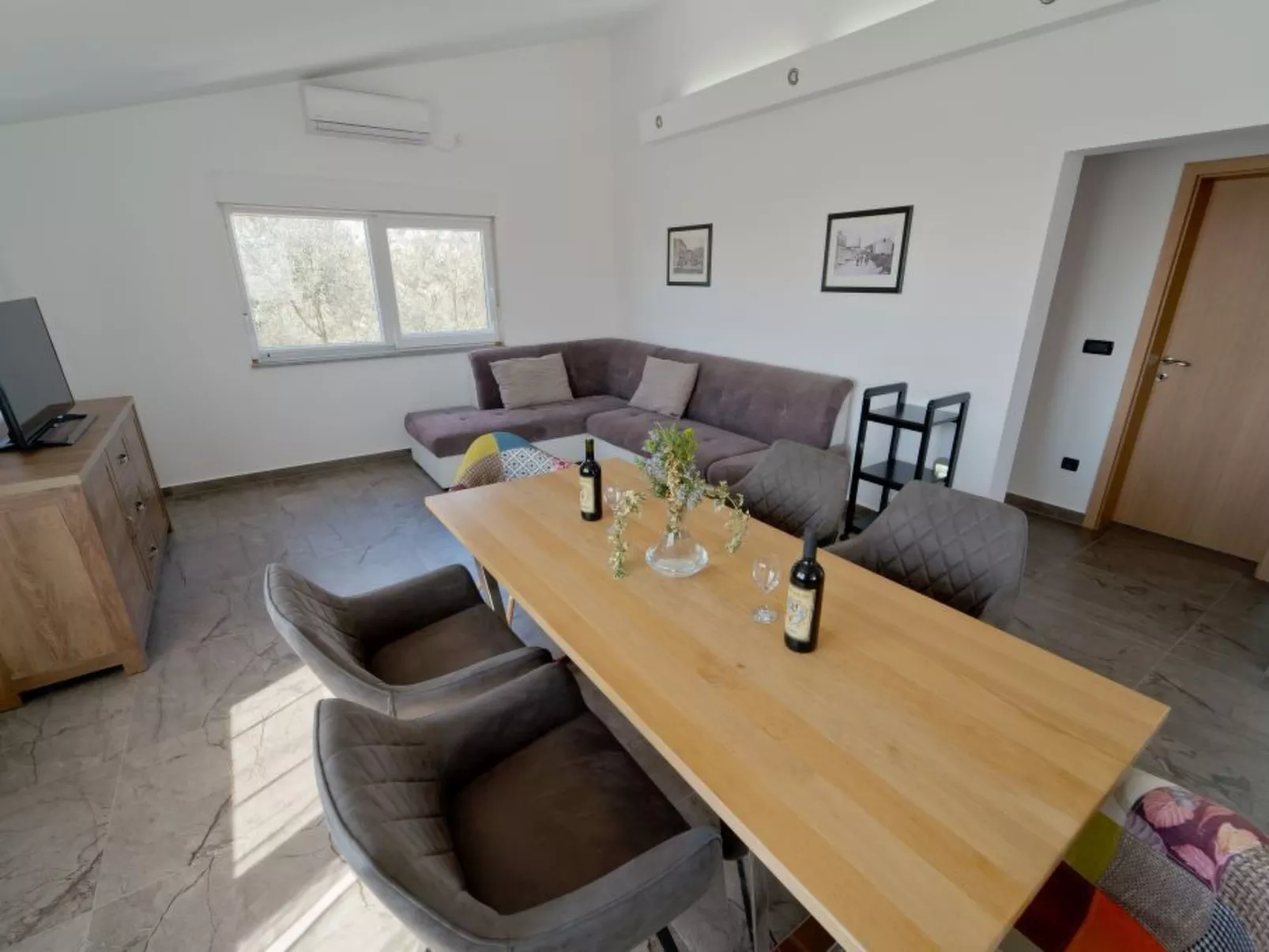 Mit privatem beheiztem Schwimmbad-Dedans