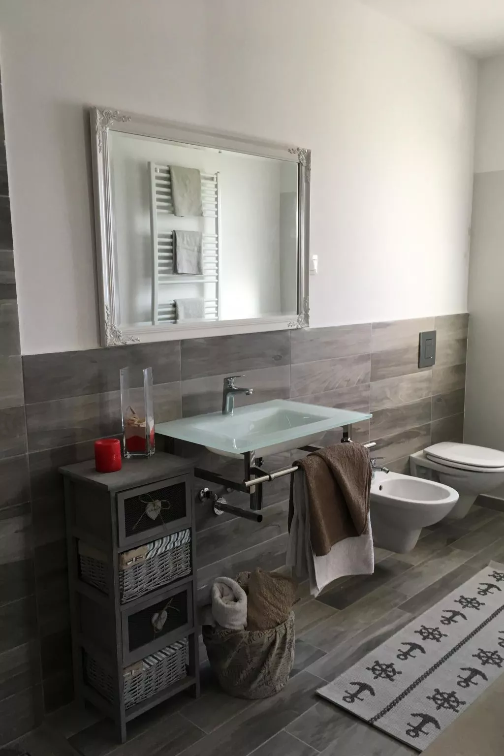 Elegante und komfortable Villa mit Salzwasserpool, Whirlpool und Sauna, umgeben-Inside