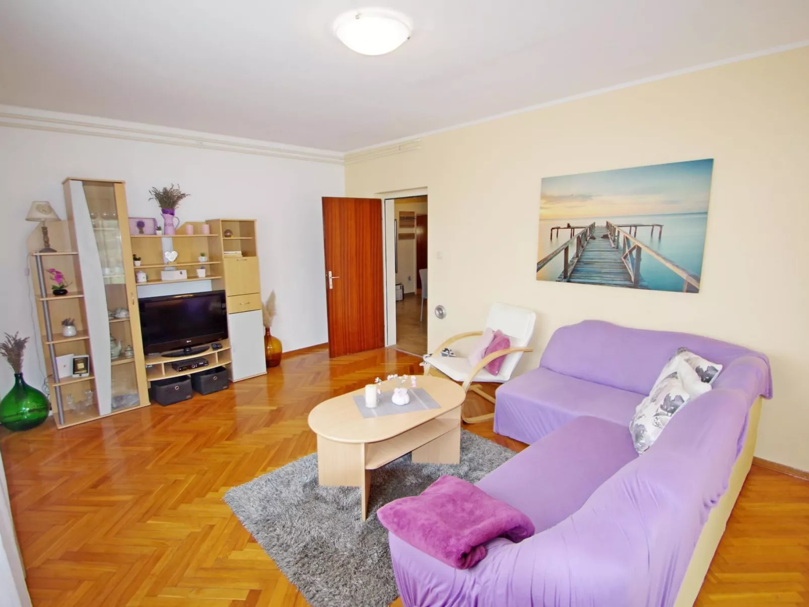 In Vorort von Pula, Valdebek-Inside