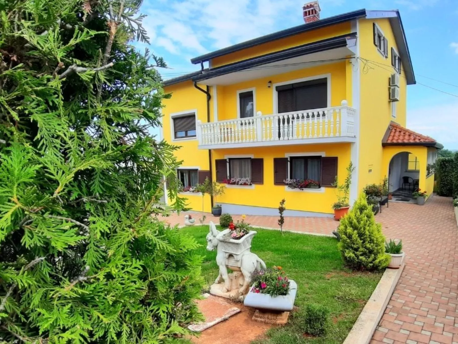 Mit beheiztem Pool-Draußen