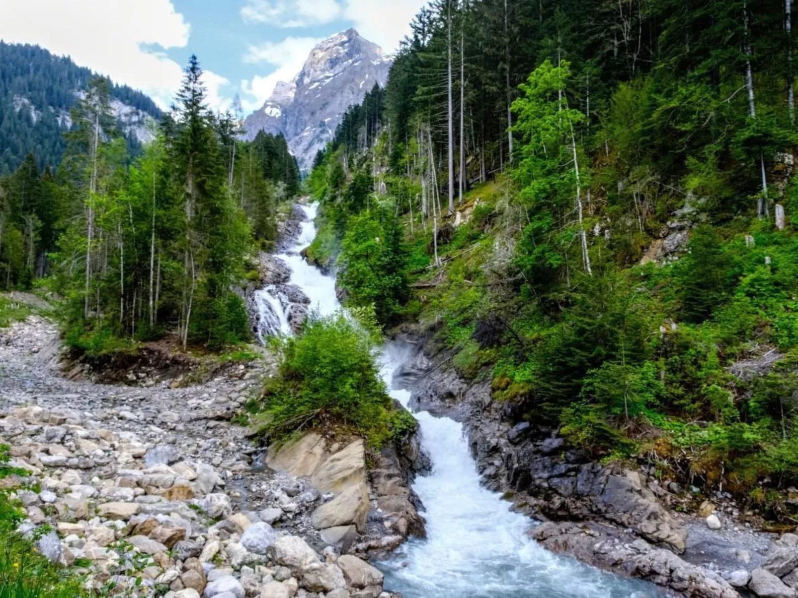 Chalet mit Bergblick-Image-tags.info