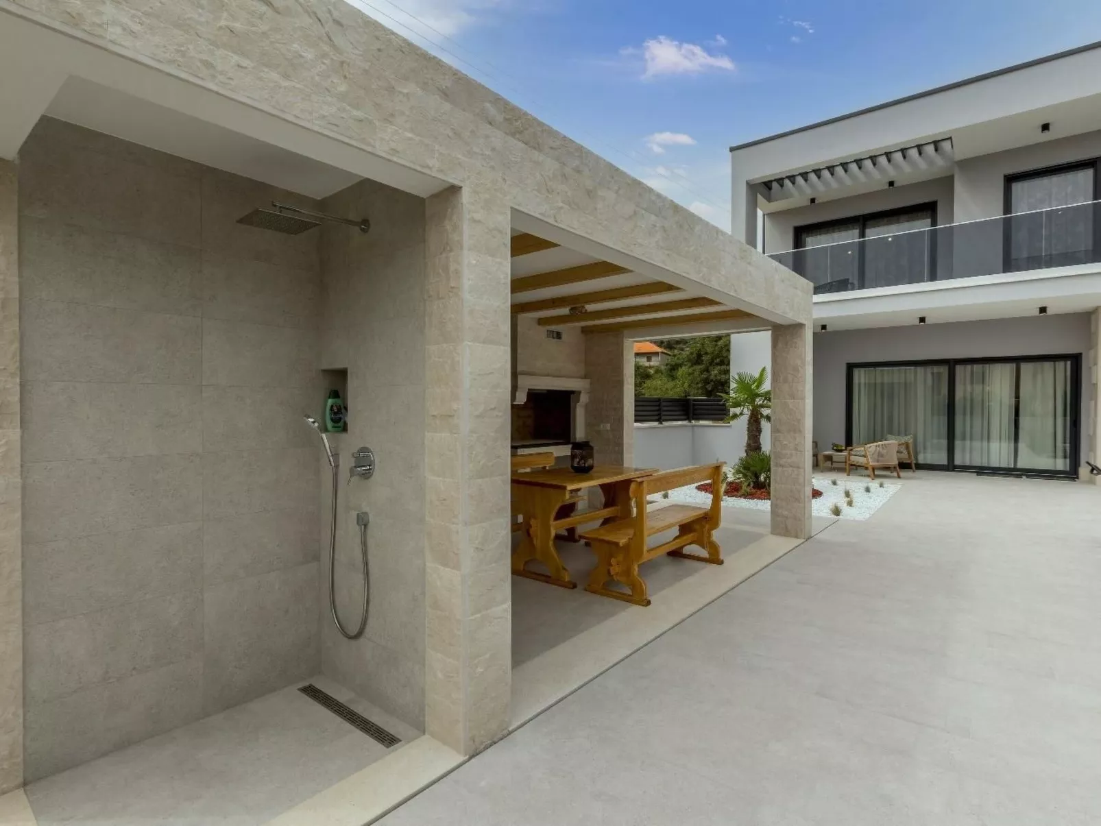 Villa Diana, modern gestaltet, in Dograde-Draußen