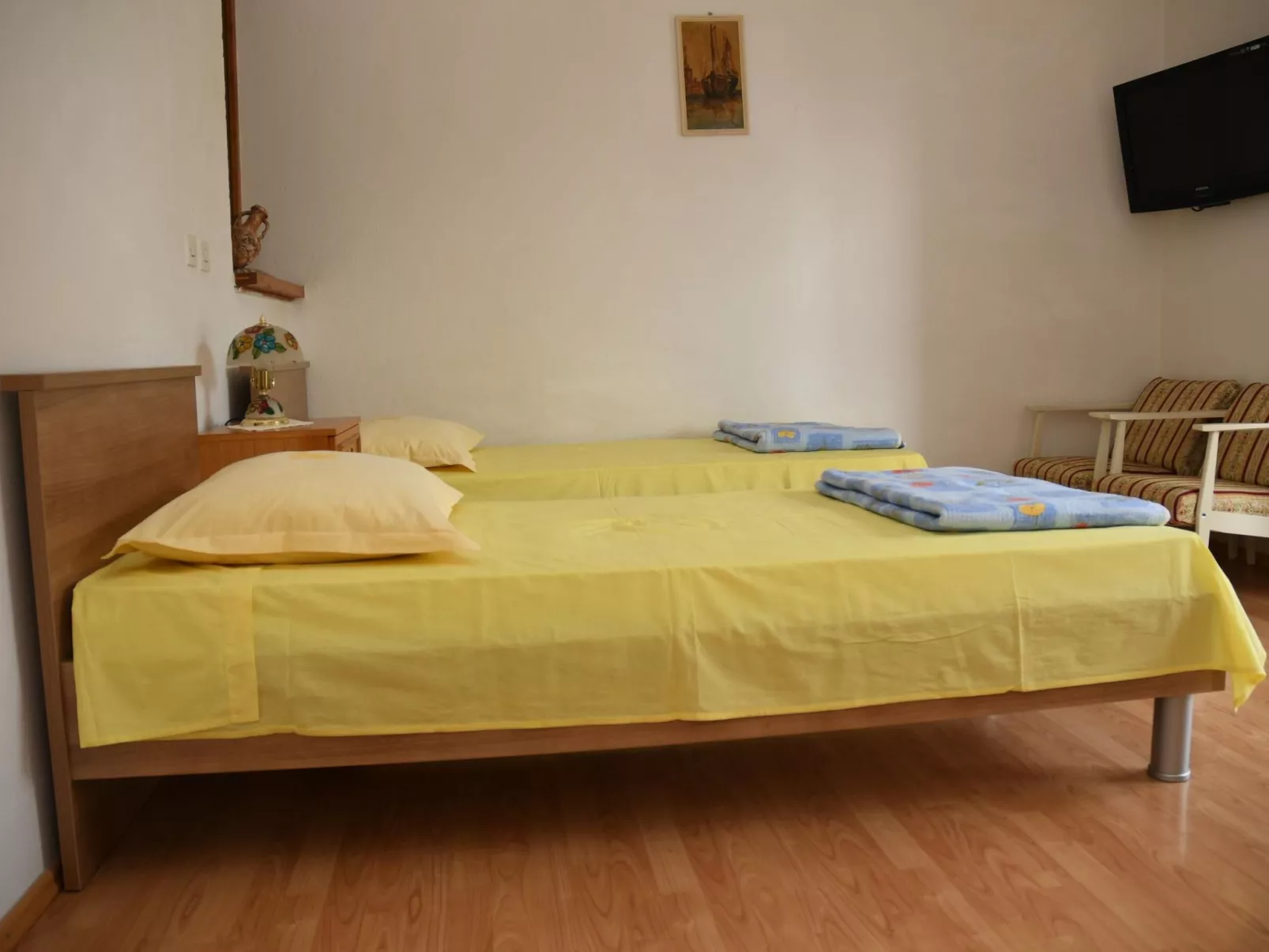 Mit Privatparkplatz-Dedans