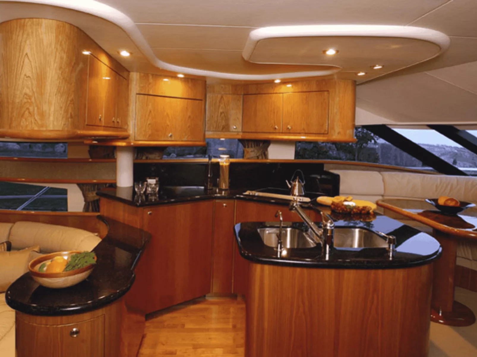 Hausboot mit Blick auf das Wasser-Inside