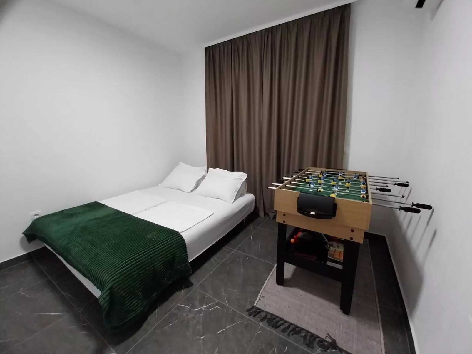 Villa Angelo mit Sauna, Fitnessraum und Pool-Drinnen