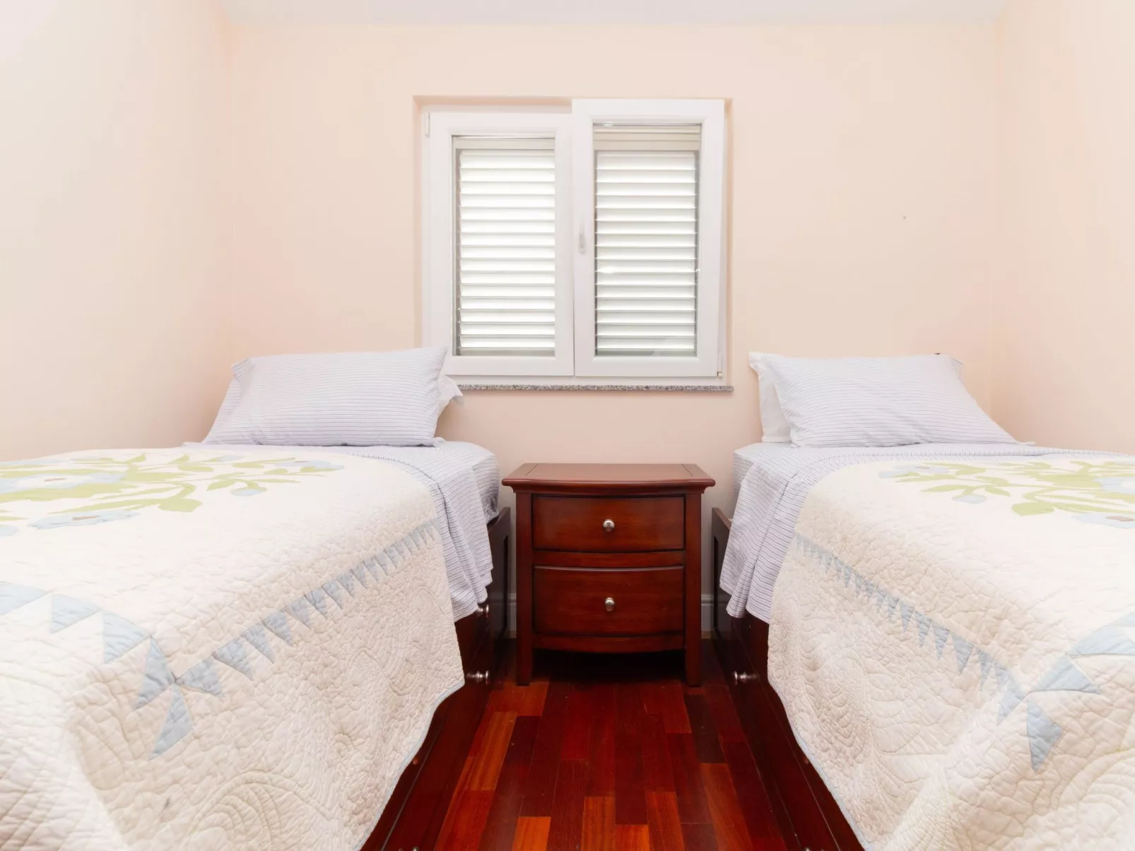 NEW Beachfront Wohnung mit Meerblick - TA Leut-Dedans