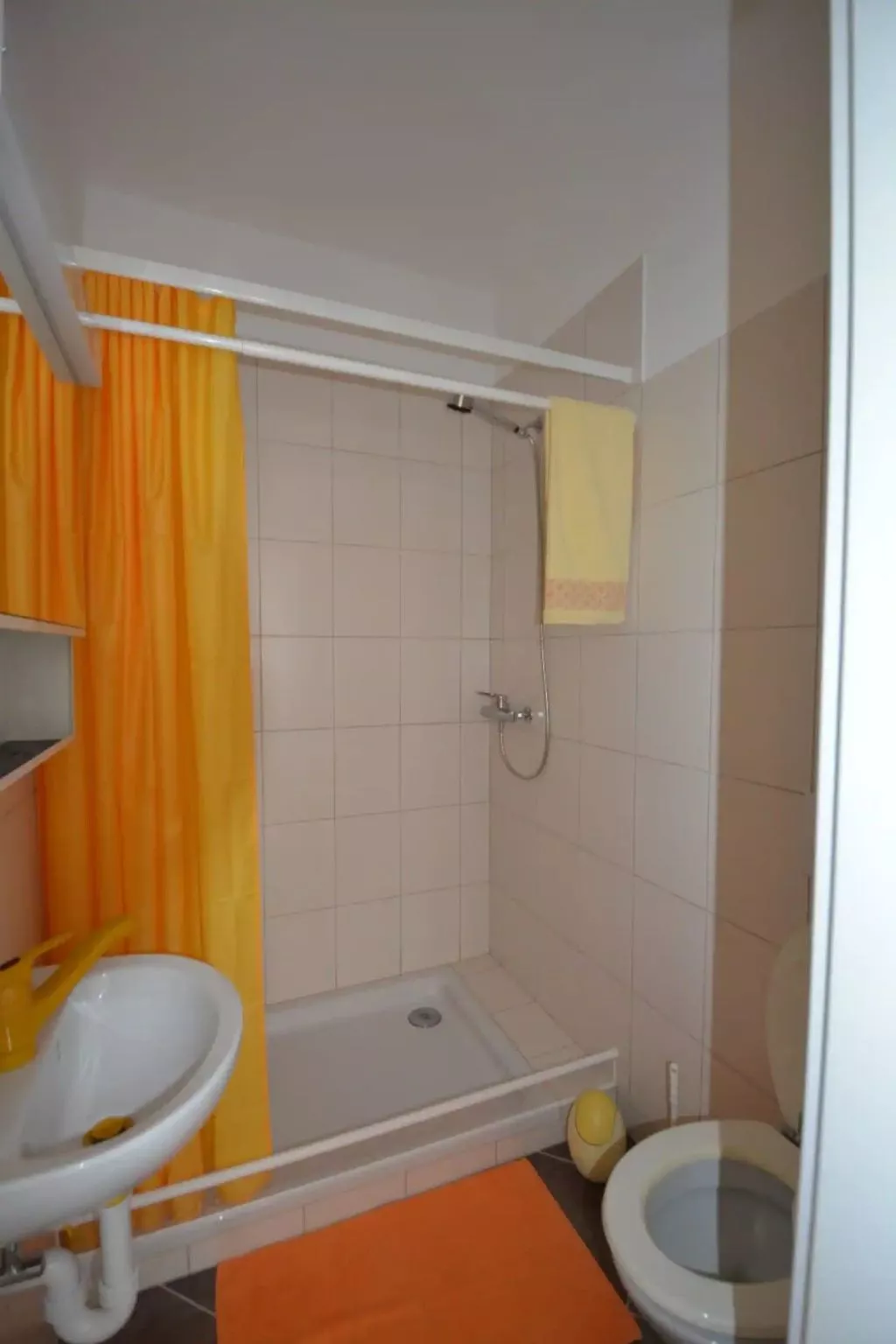 Studio-Apartment für 3 Personen (Meerblick, Klima, Sat-TV, grosse Terrasse, pri-Dedans