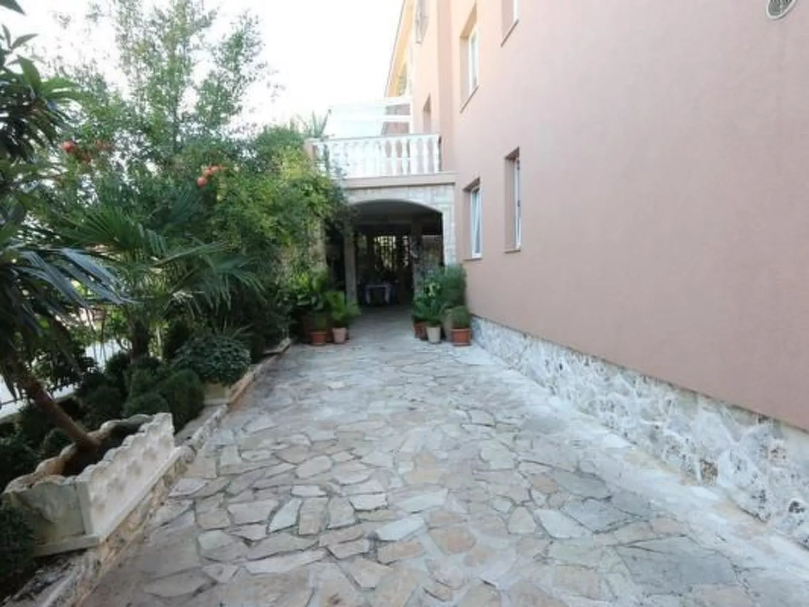 Mit privater Terrasse-Dedans