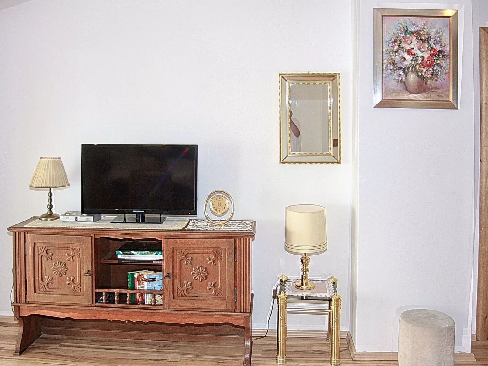 Haus La Dostana-Inside