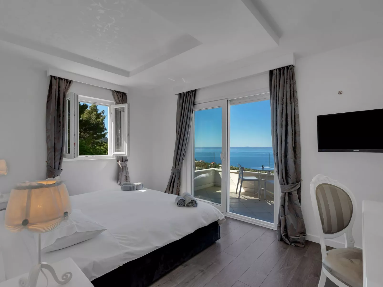 Mit Privatpool für 8 Personen  + 2 Kinder ca. 450 m&sup2; in Bast, Dalmatien (G-Dedans