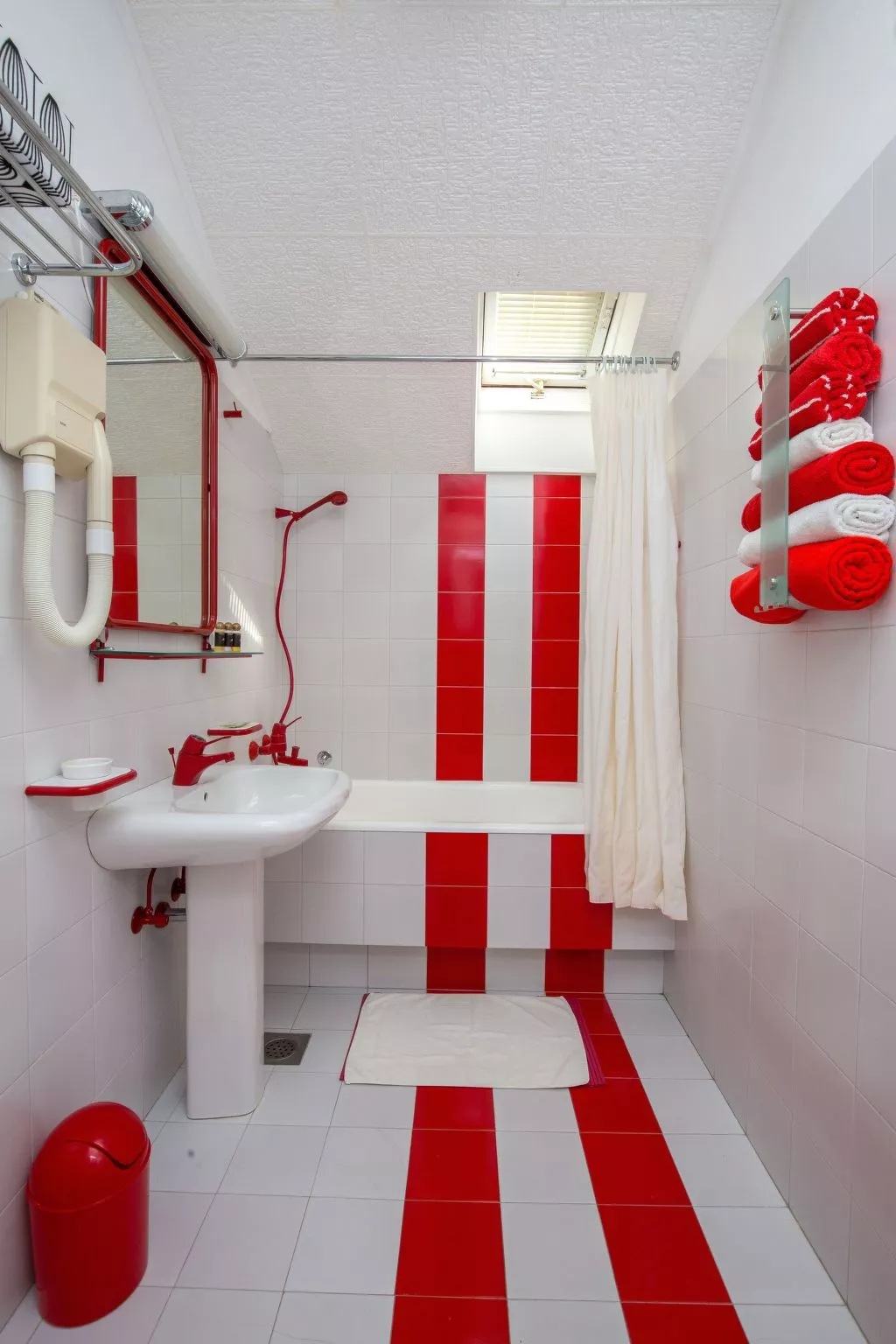 Großes Ferienhaus mit Terrasse und Garten-Inside