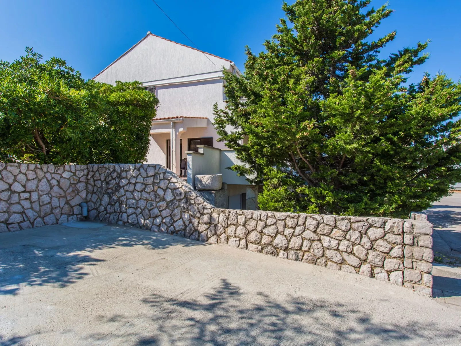 Apartment Zeljko-Outside