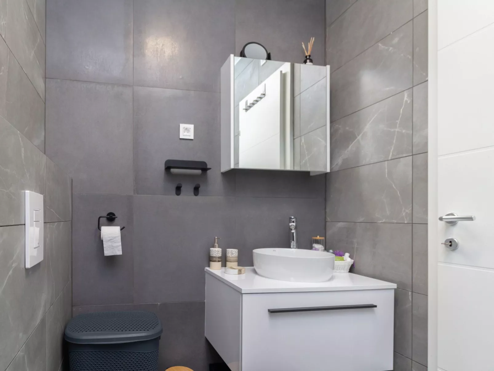 Wohnung mit Pool in Strandnähe -TA Leut Agency-Dedans