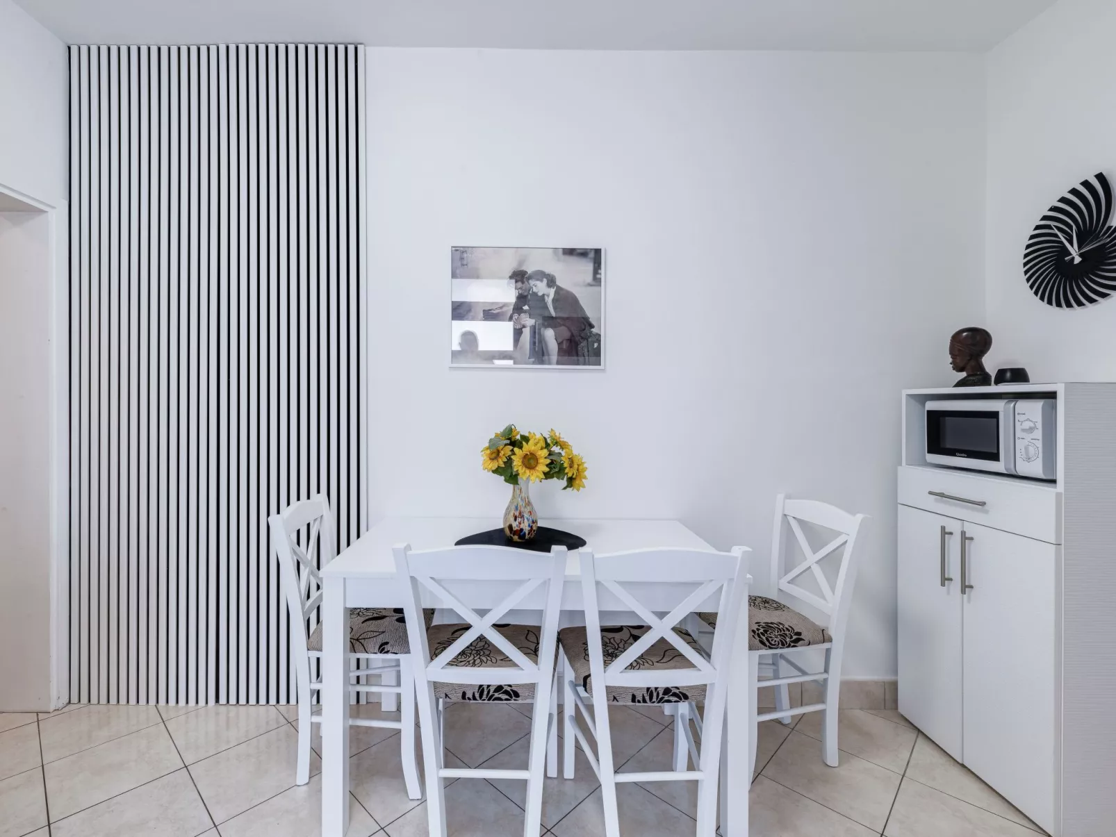 Ivona mit Terrasse und Außendusche-Dedans