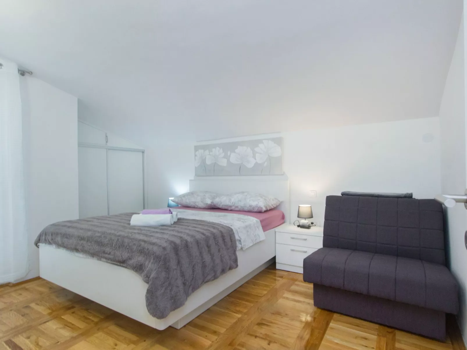 Wohnung mit Blick auf das Wasser-Image-tags.info