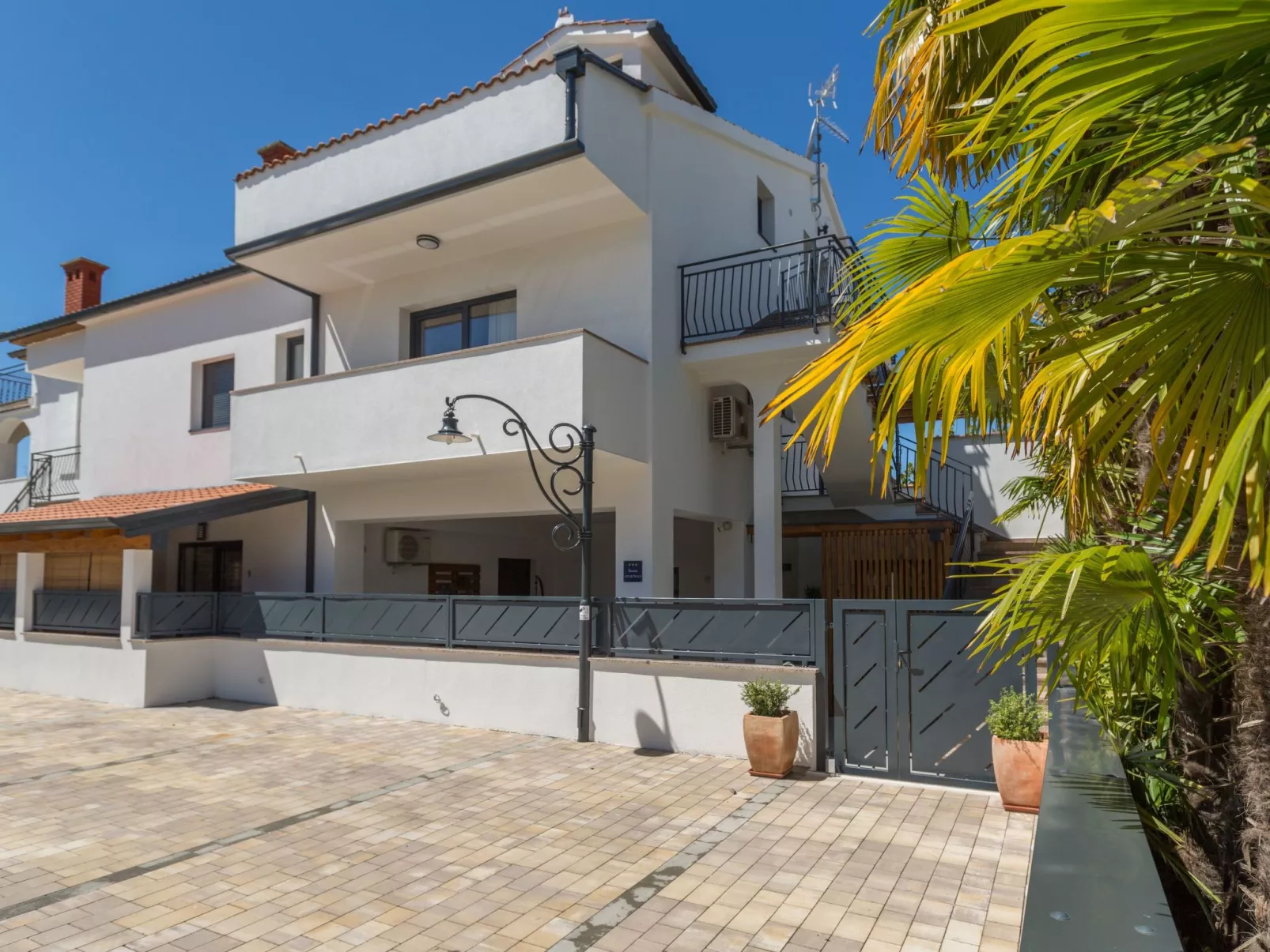 Residence Radovan 3-Draußen