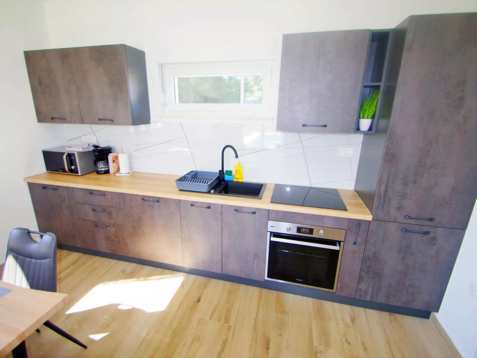 Ferienhaus, privater Pool, Dorf Šišan-Inside